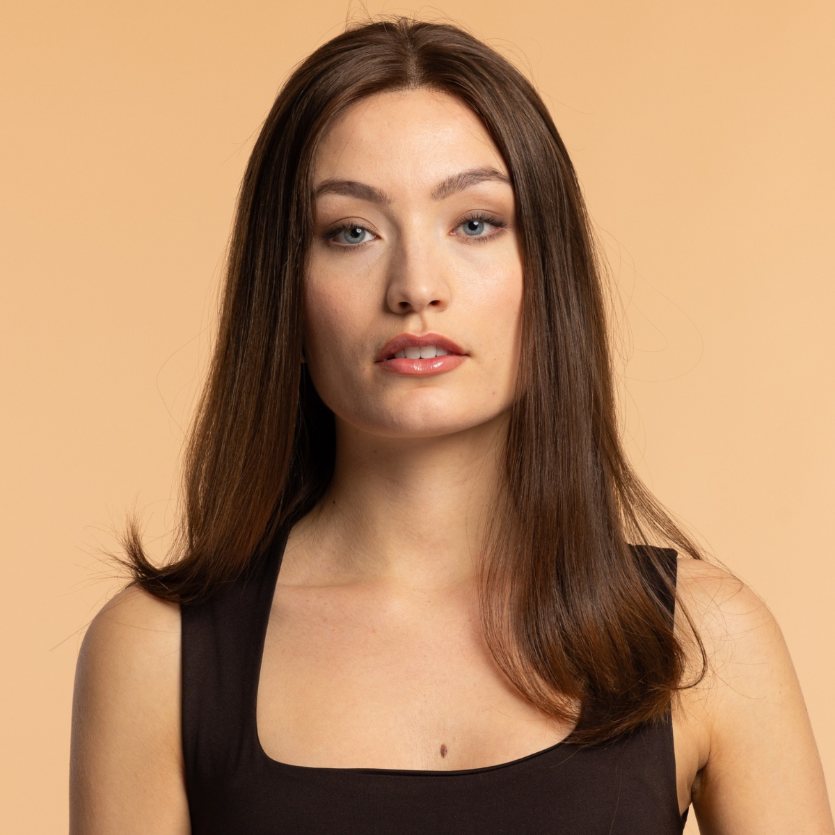 Perruque en cheveux naturel vierge -  Mi Longue 25 cm - Chatain