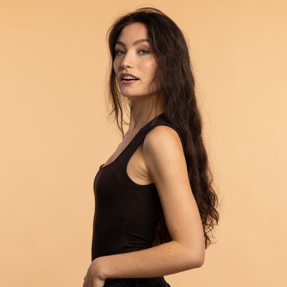 Profil perruque ondulée, châtain foncé, longueur 50 cm ultra naturelle, texture fluide pour cancer chimotherapie