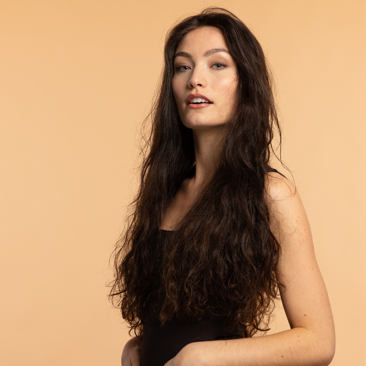 Perruque, châtain foncé, prothèse capillaires ultra longue ondulée twigs pour femmmes