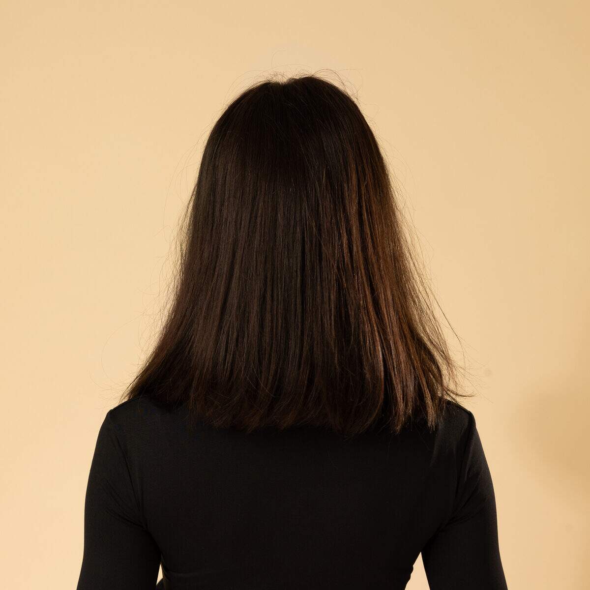 Image de Perruque en cheveux naturel vierge - Courte 15 cm - brun foncé