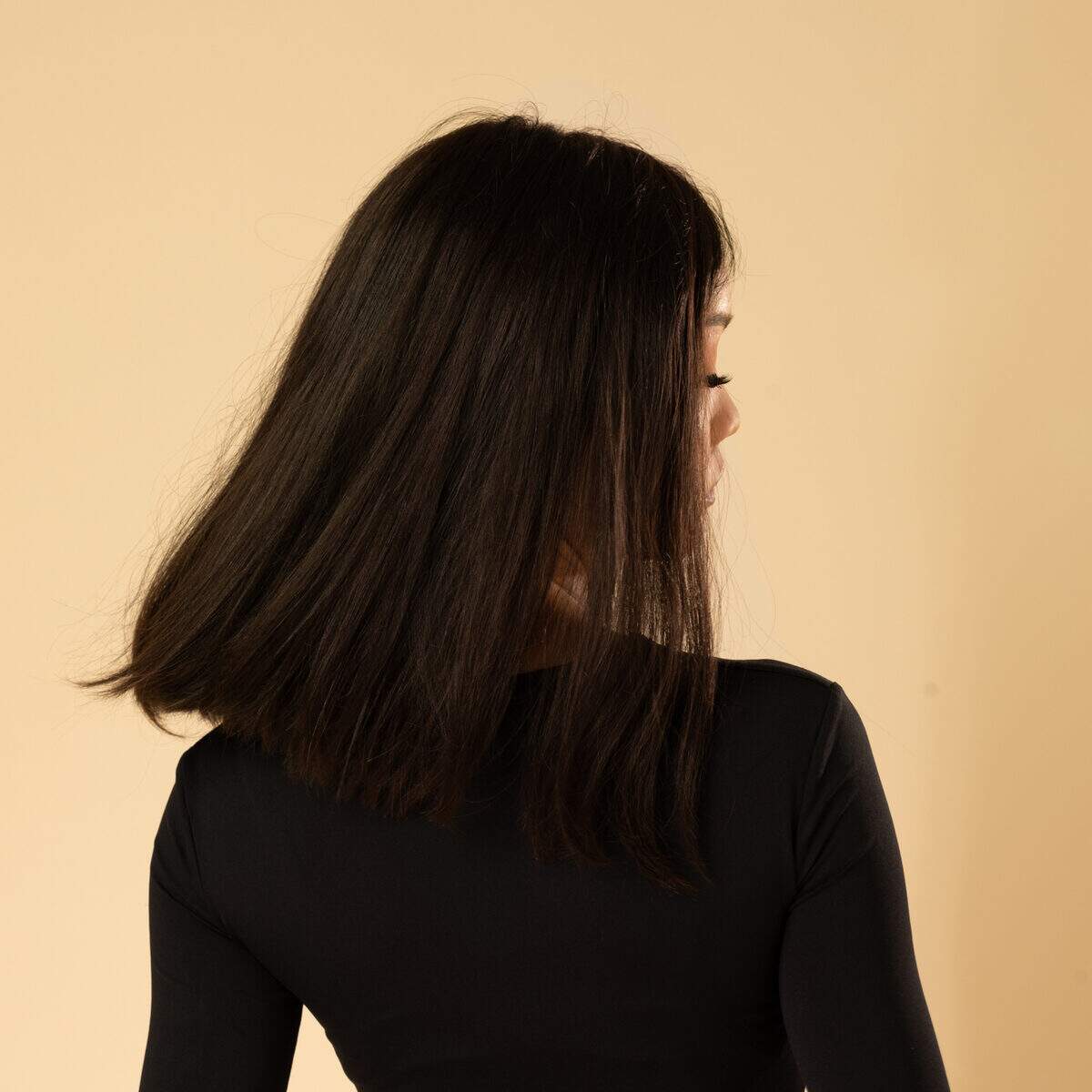 Image de Perruque en cheveux naturel vierge - Courte 15 cm - brun foncé