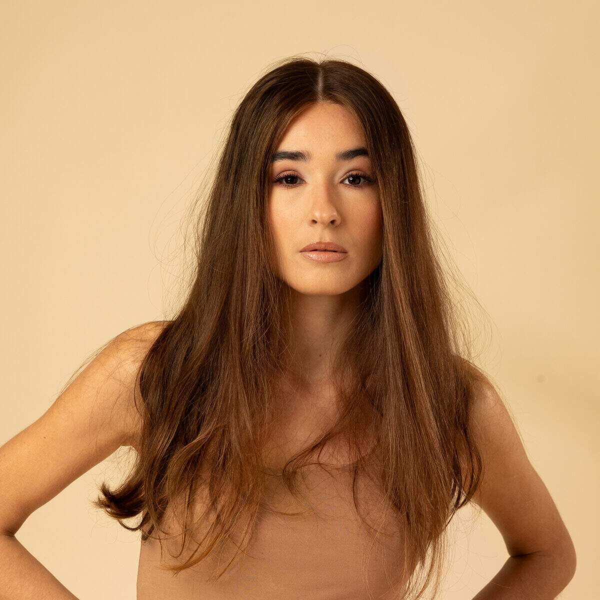 vue arriere perruque longue 30 cm cheveux naturels brun fonce tombé fluide