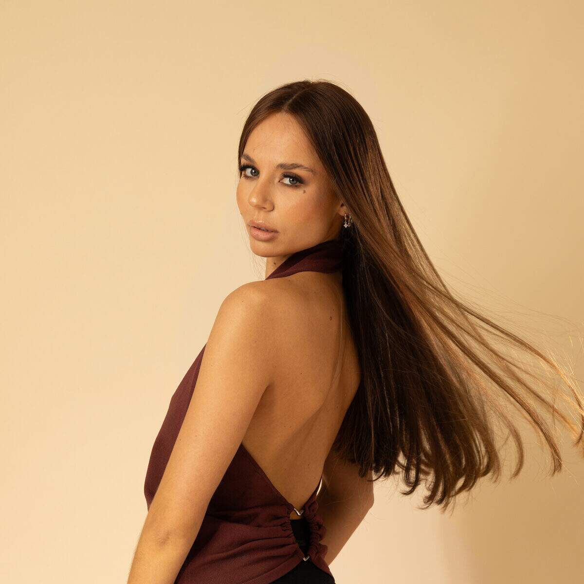 cheveux naturels chatain avec brillance douce et finition soignee perruque haut de gamme