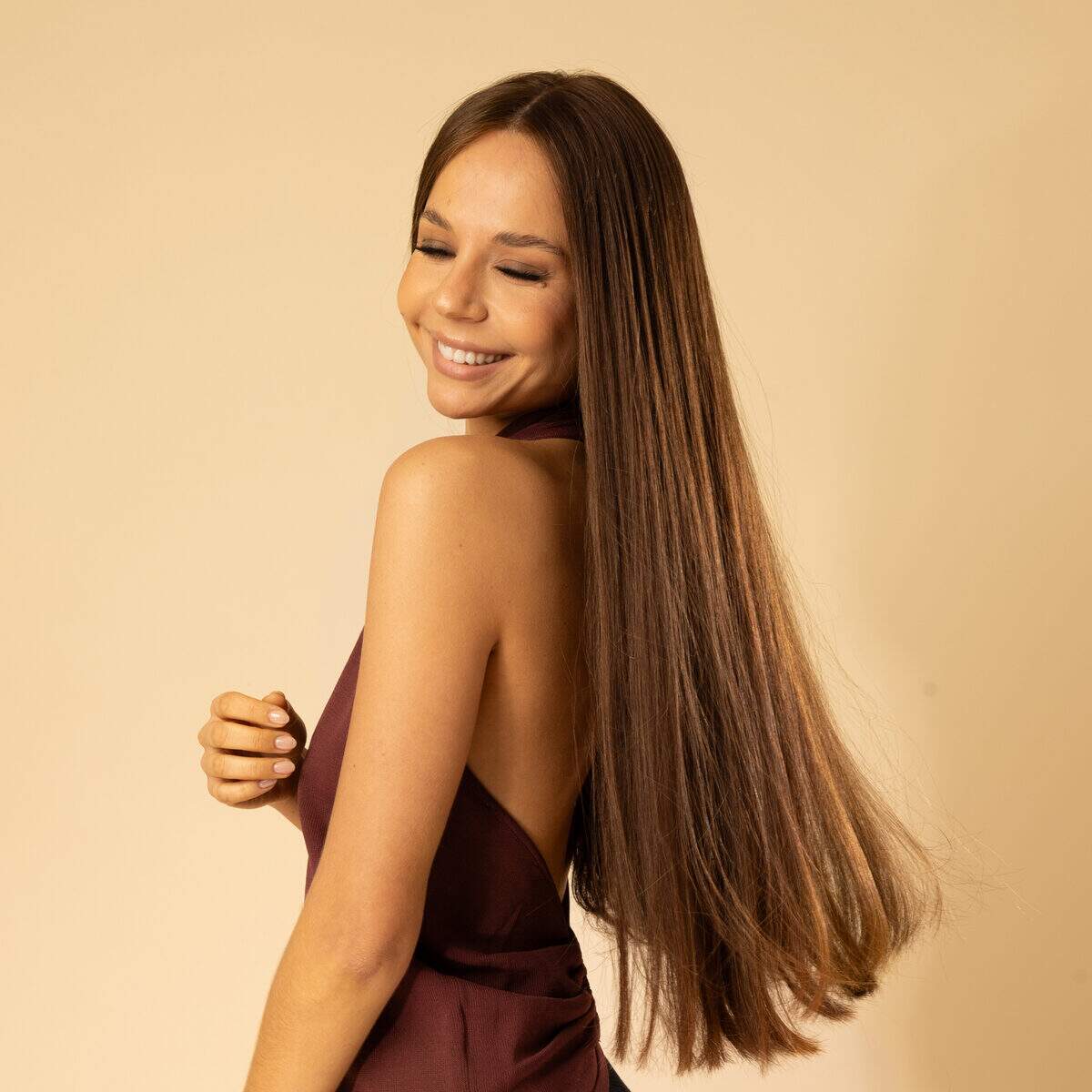 detail lace front perruque chatain implantation naturelle effet cuir chevelu realiste