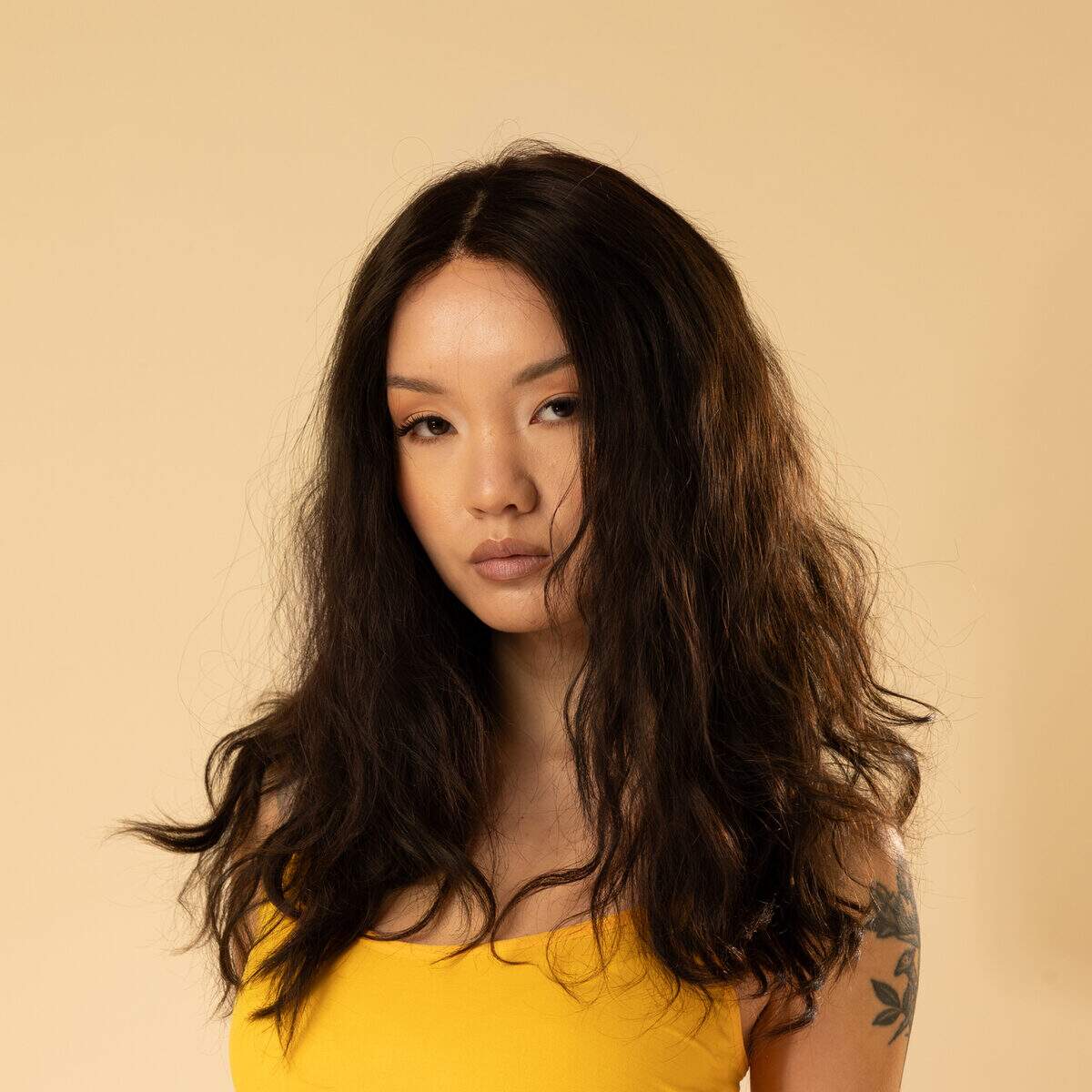 detail lace front perruque cheveux naturels finition invisible effet cuir chevelu realiste