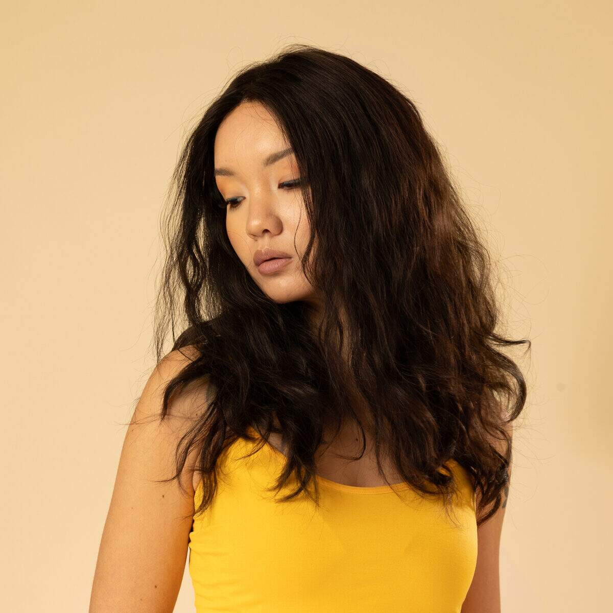 Perruque en cheveux naturel vierge - Mi-longue 25 cm - brun foncé