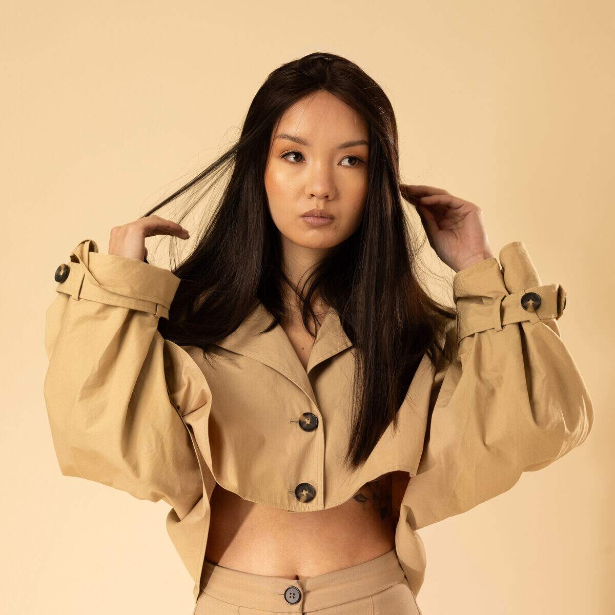 Perruque en cheveux naturel vierge - Mi-longue 25 cm - brun foncé